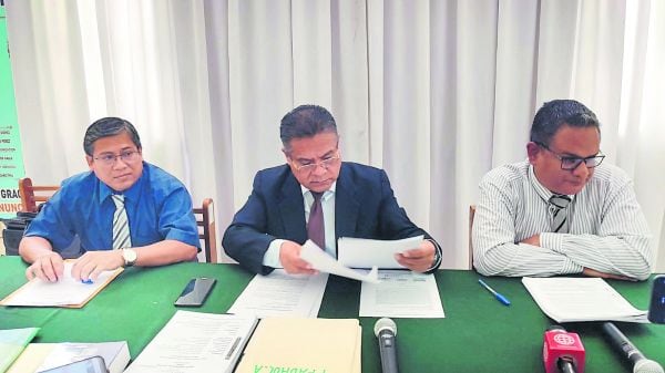 Los abogados especialistas en materia penal, arbitral y laboral informaron que desde el 1 de junio de 2023 se les impidió ingresar a sus oficinas y hasta la fecha no saben el motivo de dicha medida. Ellos señalan que fueron designados por la Procuraduría General y el GORE no los puede retirar de su cargo