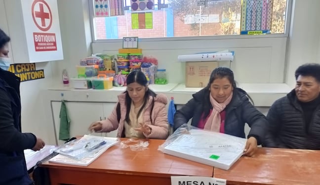 Puno: Encuentran propaganda electoral en las inmediaciones de locales de votación en Juliaca