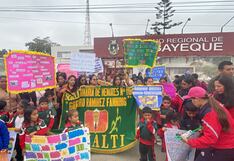 Lambayeque: Padres de familia y docentes protestan por obra paralizada en colegio