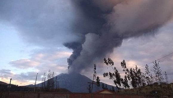 Ubinas aún no tiene explosiones, solo registra emisión de cenizas| Foto: Archivo