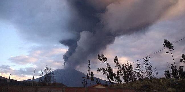 Ubinas aún no tiene explosiones, solo registra emisión de cenizas| Foto: Archivo
