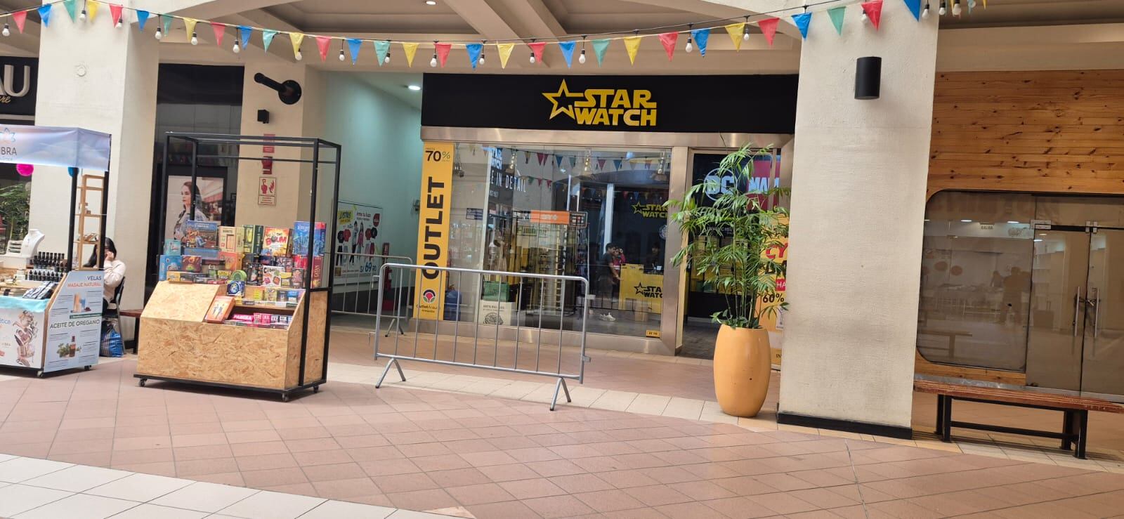 Por segunda vez robaron tienda Star Watch. Foto: GEC