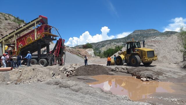 Extractores operan al margen de la ley