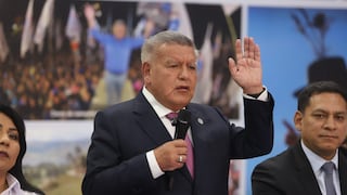 César Acuña admite que llamó a Hernando de Soto para felicitarlo y niega pedir ministerios