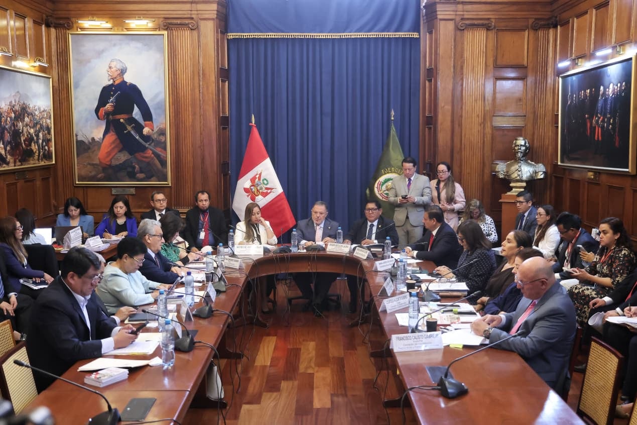 Senado: Comisión de Constitución aprueba 7 puntos adicionales a facultades legislativas