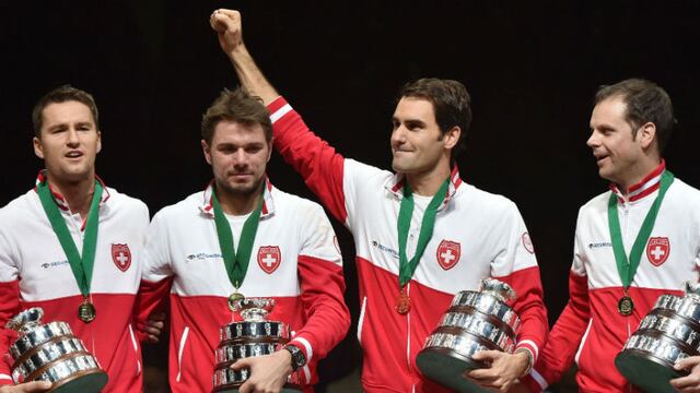 Blatter felicitó al equipo suizo de tenis por ganar la Copa Davis