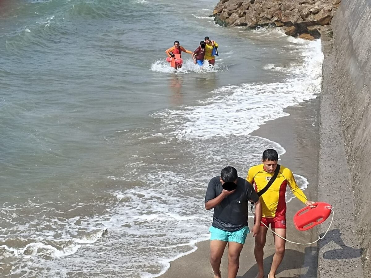 Rescatan a bañista en El Ñuro.