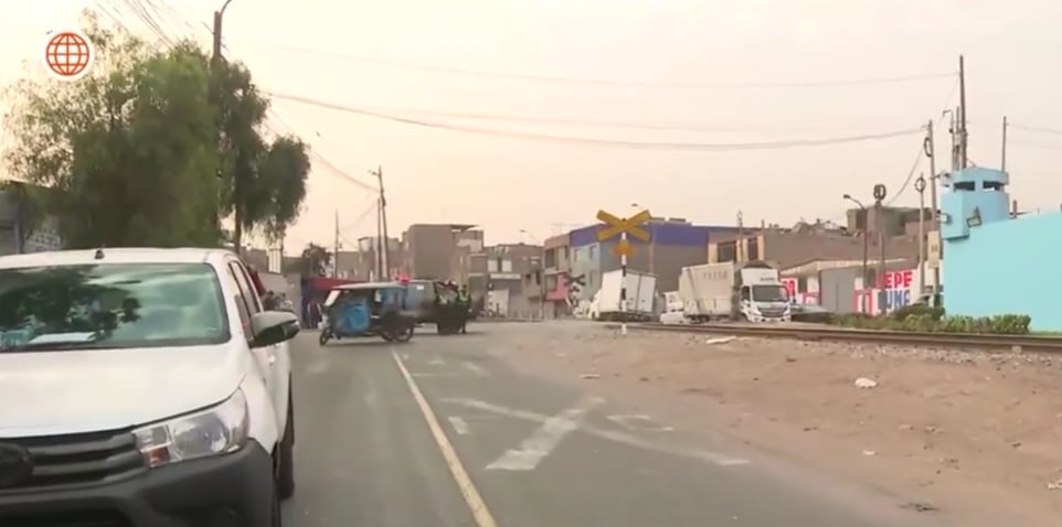 La víctima fue llevada en un vehículo hasta la avenida Ferrocarril, donde le dispararon varias veces. Residentes aseguran que la zona arrastra hechos similares desde 2022. FOTO: CAPTURA AMÉRICA NOTICIAS