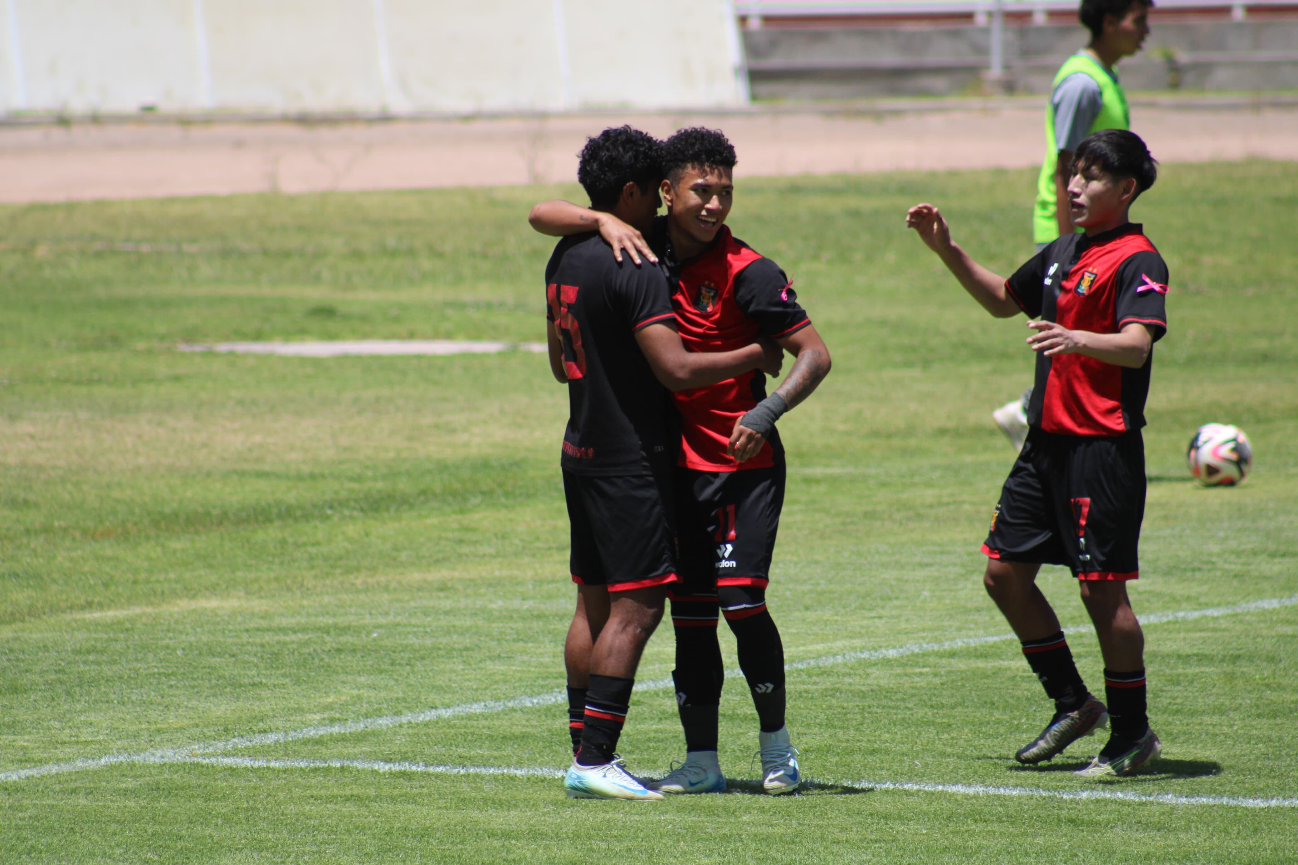 Melgar festeja clasificación a la final del Torneo de Reservas. Foto: Graciela Fernández