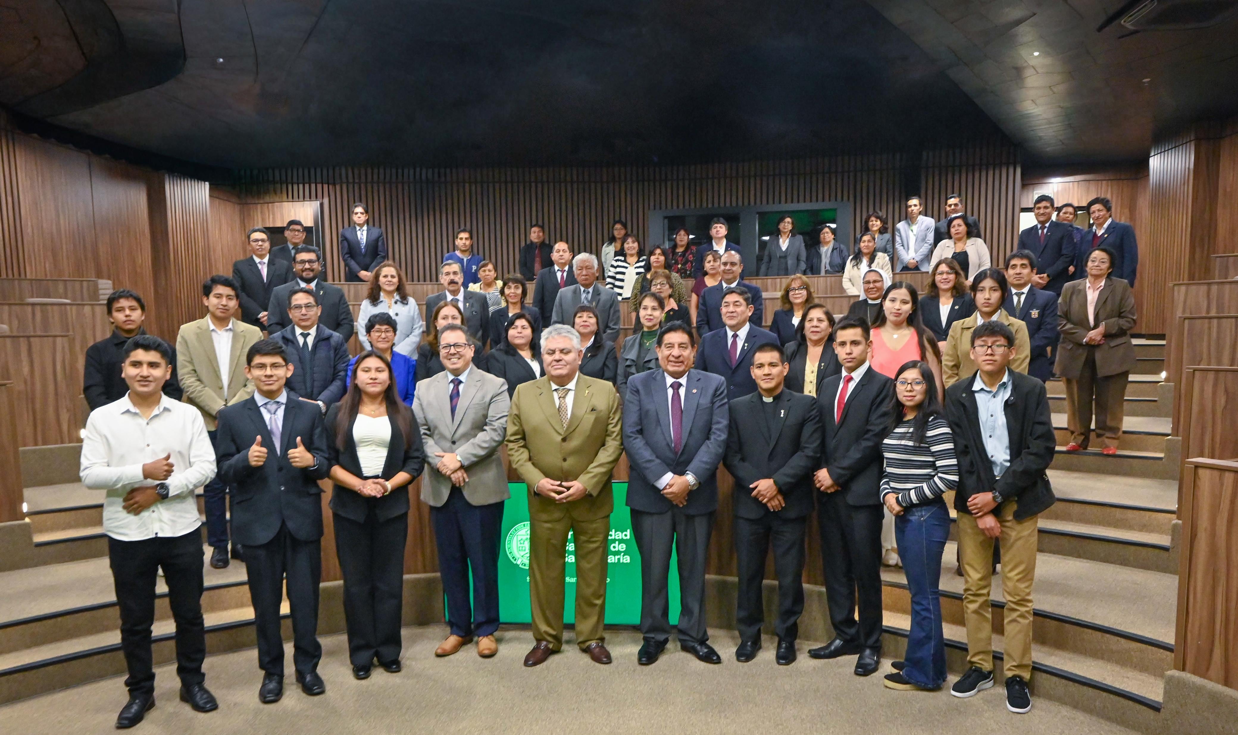Estudiantes destacados de colegios católicos de Arequipa accedieron a beca y consiguieron carreras profesionales. Foto: UCSM.
