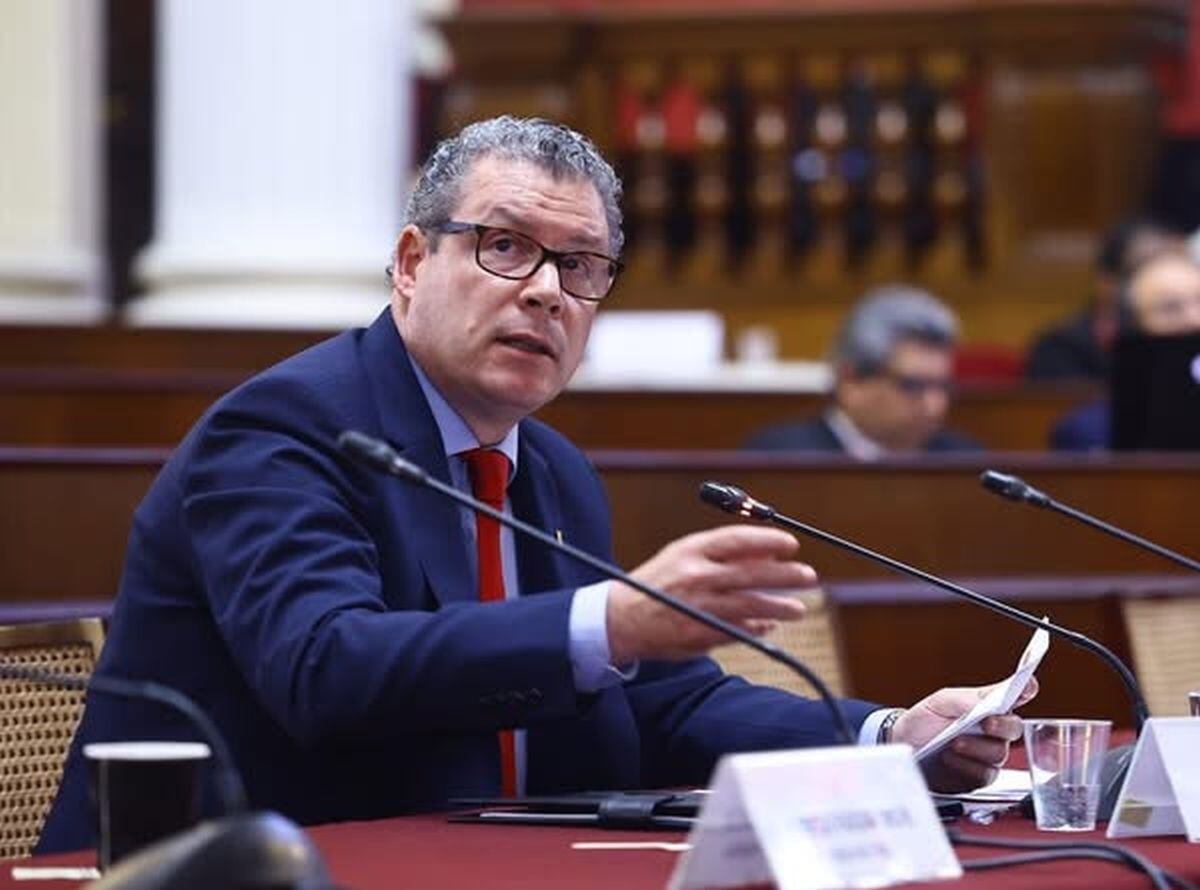 El pronunciamiento lo dio antes de ingresar a la Comisión de Educación del Congreso, donde expuso los avances de su sector.  (Foto: Congreso)