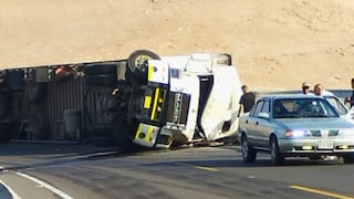 Accidente en Arequipa: Camión vuelca en vía Quilca-Matarani y deja varios heridos