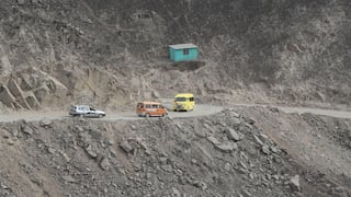 La obra vial ‘Pasamayito’ aún no está terminada y sujetos ya cobran un ilegal peaje a vehículos