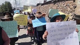 Estudiantes de Andagua no inician labores por falta de aulas y retiro de auxiliar