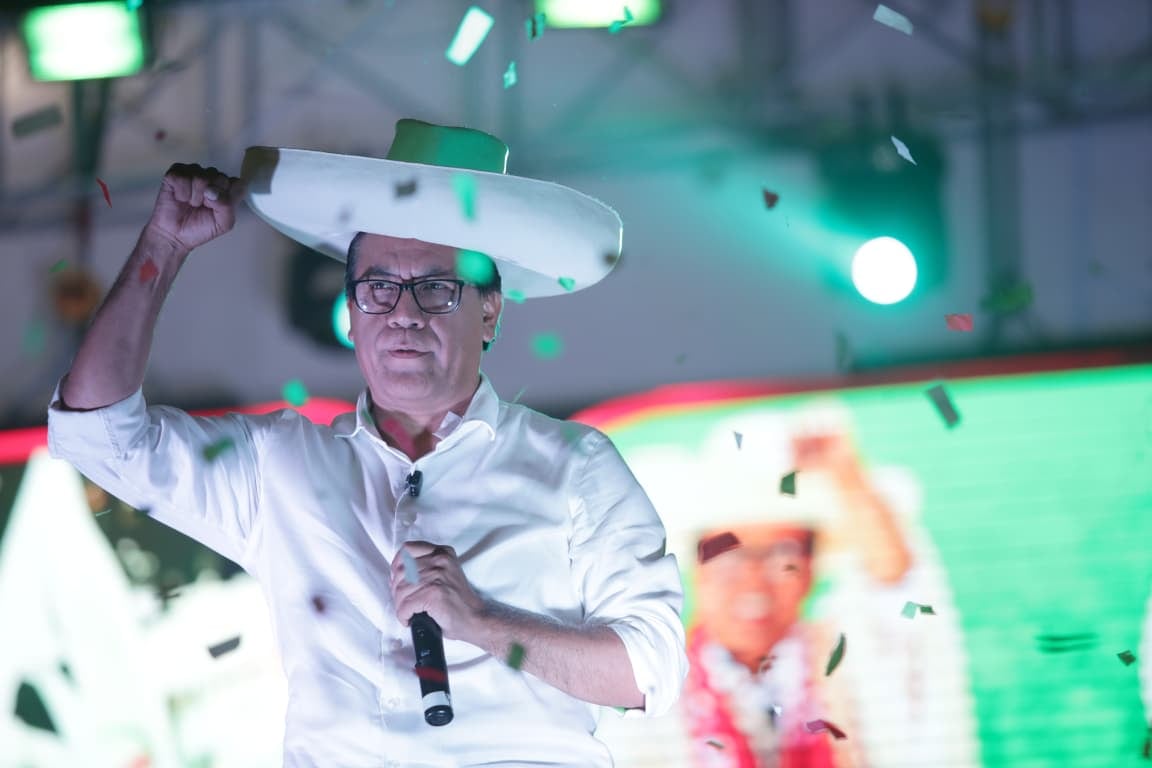 El candidato de Juntos por el Perú encabezó una actividad con jóvenes militantes y continuó su agenda de campaña con un mitin programado en Carabayllo. Foto: Cesar Bueno @photo.gec