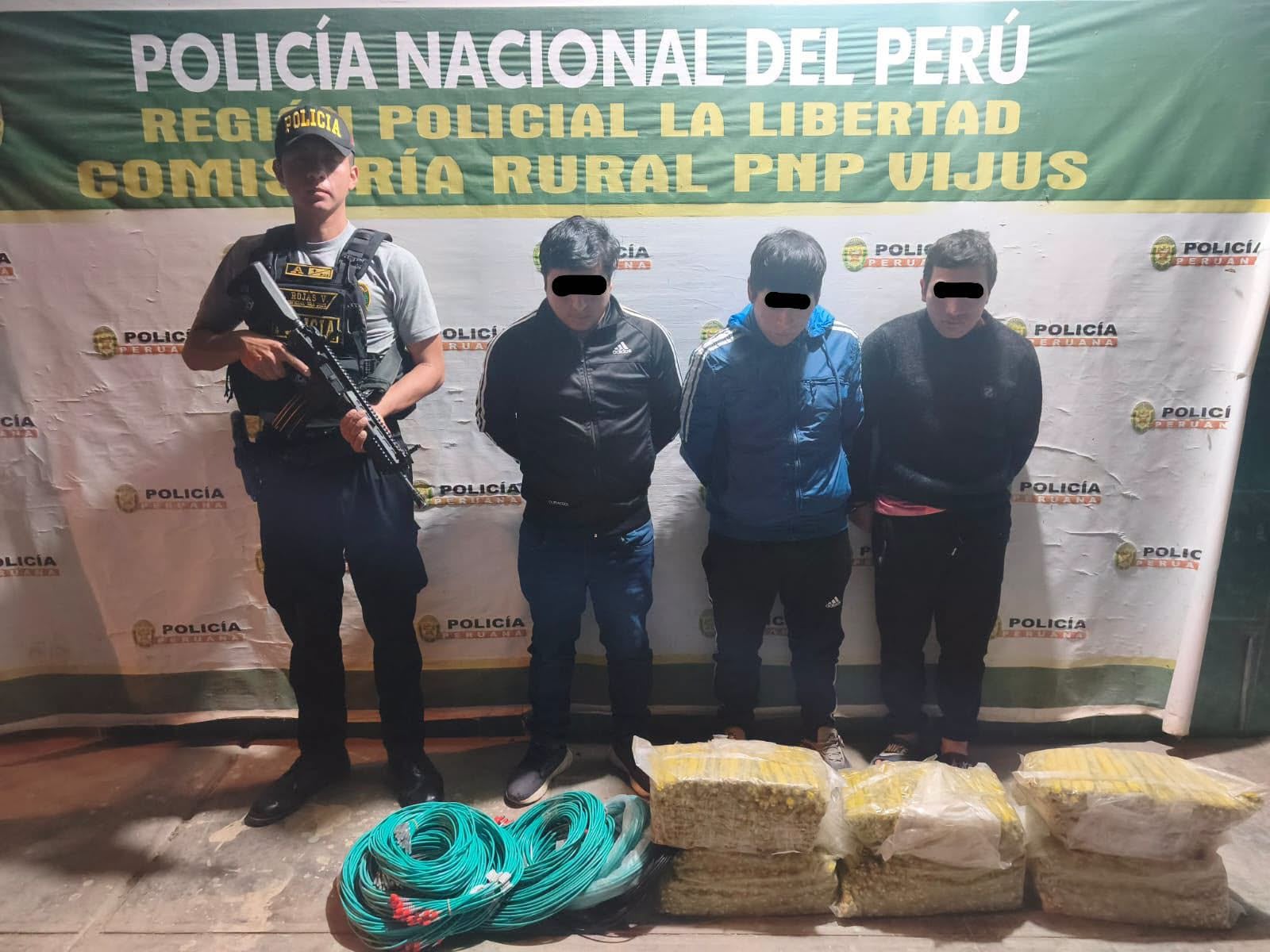 Ninguno mostró documentos que acrediten la adquisición formal de los explosivos.