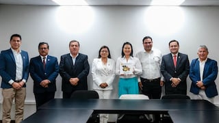Gobernador regional de Ica participa en reunión con la presidenta electa Keiko Fujimori