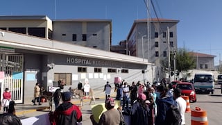 Ayacucho: En burros pasean los rostros del director de hospital y del gobernador