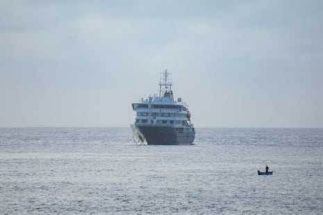 Crucero con brote de hantavirus busca puerto mientras OMS evalúa escala en España