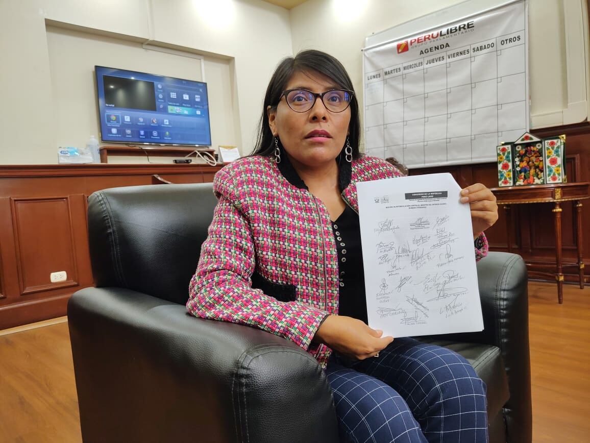 La congresista Margot Palacios presentó una denuncia contra Alberto Otárola (Foto: Tomada con Motorola G100)