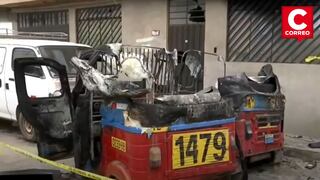 San Martín de Porres: Delincuentes incendian dos mototaxis en presunto ataque extorsivo
