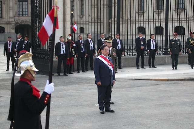 José María Balcázar salió de Palacio de Gobierno rumbo a la Catedral de Lima para participar en la misa y tedeum por Fiestas Patrias.