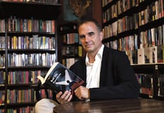 Raúl Tola, escritor: “La literatura llega a la verdad a través de la mentira” (Entrevista)