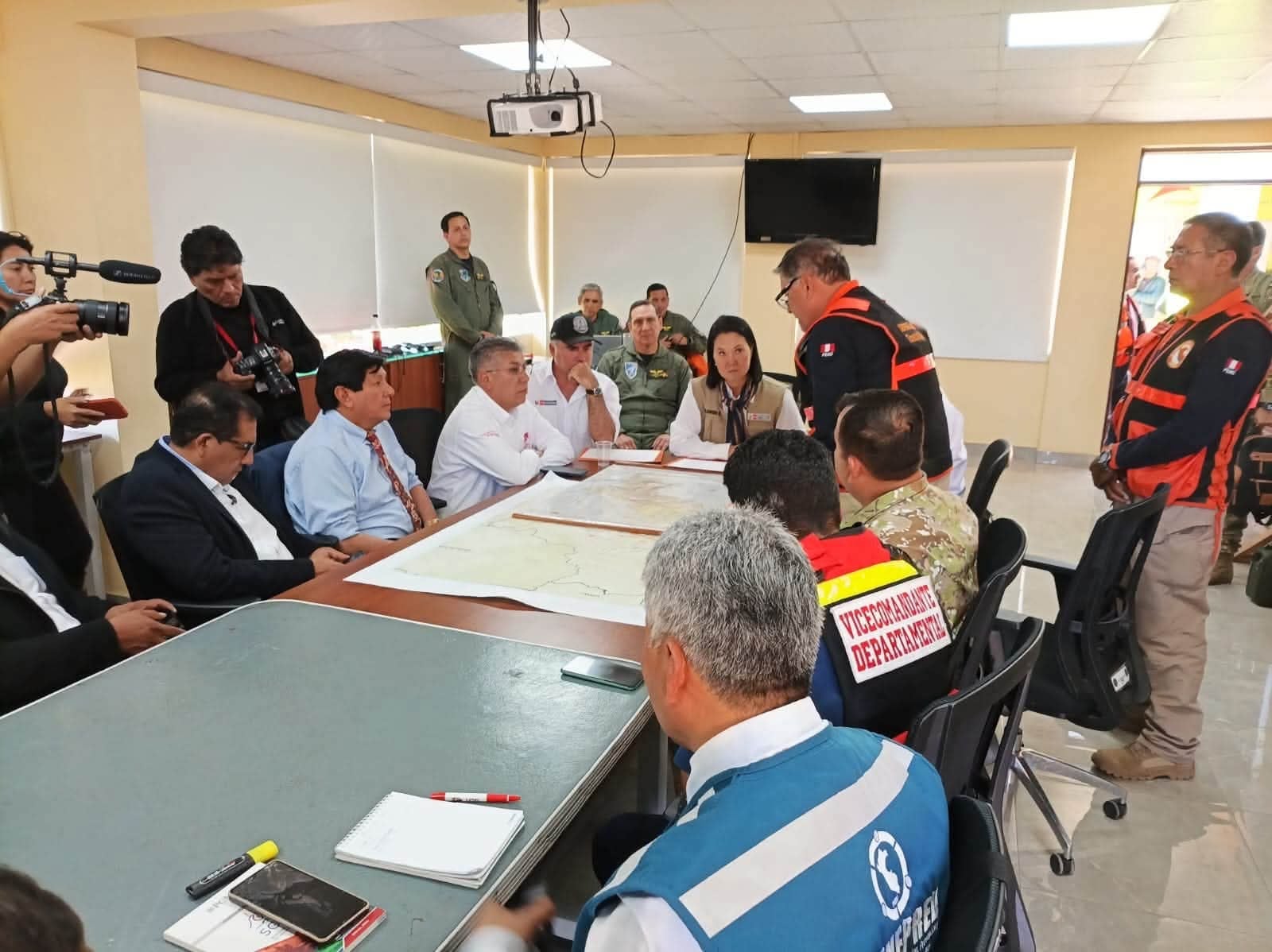 Keiko Fujimori llega a Cusco en medio de incendios forestales que dejan seis fallecidos