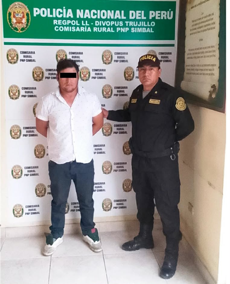 Su pareja lo acusó de sujetarla del cuello e intentar apuñalarla.