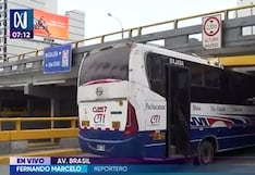Bus queda empotrado bajo puente en Magdalena del Mar tras ingresar por vía auxiliar