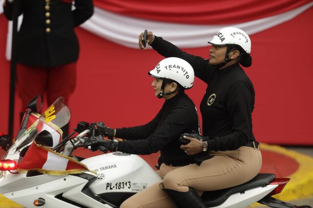 Regresa el Gran Desfile y Parada Militar por Fiestas Patrias. Cientos de peruanos acudieron a la ceremonia y se tomaron fotos con los uniformados. (Foto: Hugo Curotto @phto.gec)