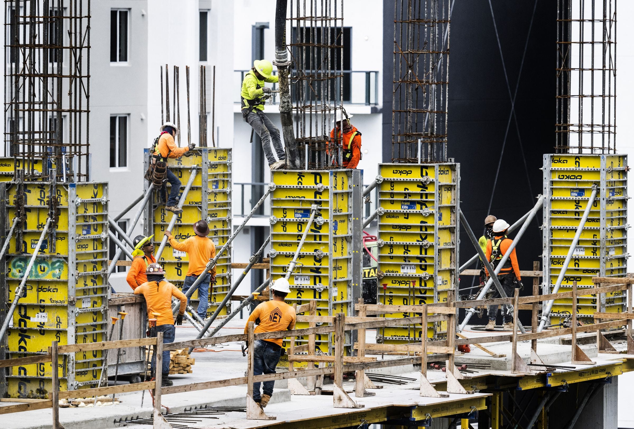 La migración laboral en la región es muy dinámica, sobre todo en los últimos 10 años. (Photo by Jim WATSON / AFP)