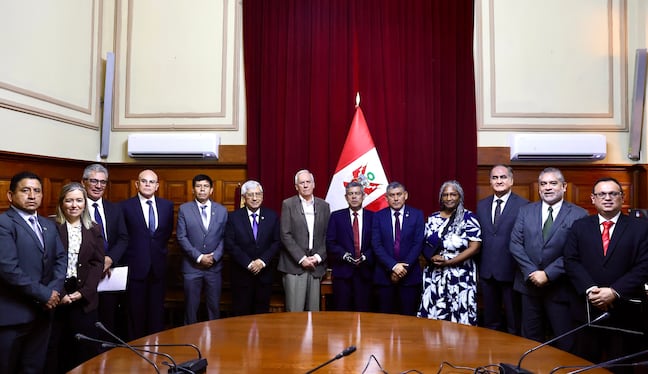 El premier Luis Galarreta se reunió con la bancada de Buen Gobierno de la Cámara de Diputados.
