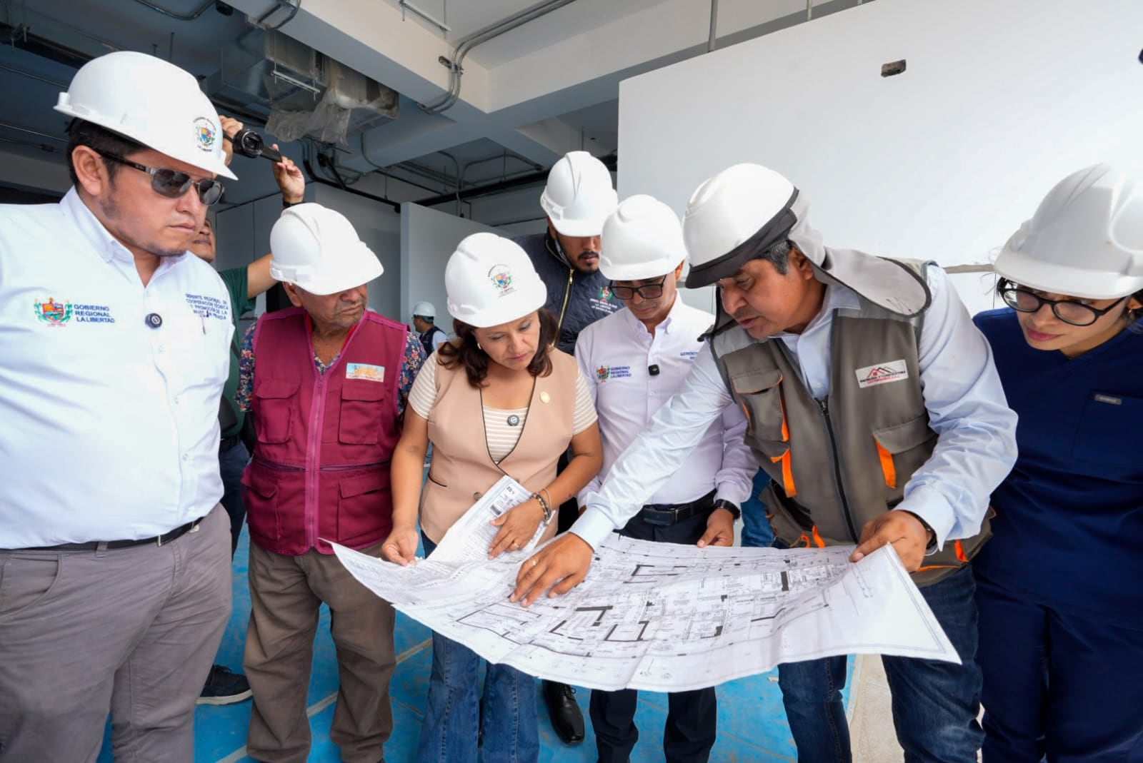 Durante la inspección se confirmó que la estructura ya alcanza el 98% de ejecución y que el moderno establecimiento será inaugurado en julio.