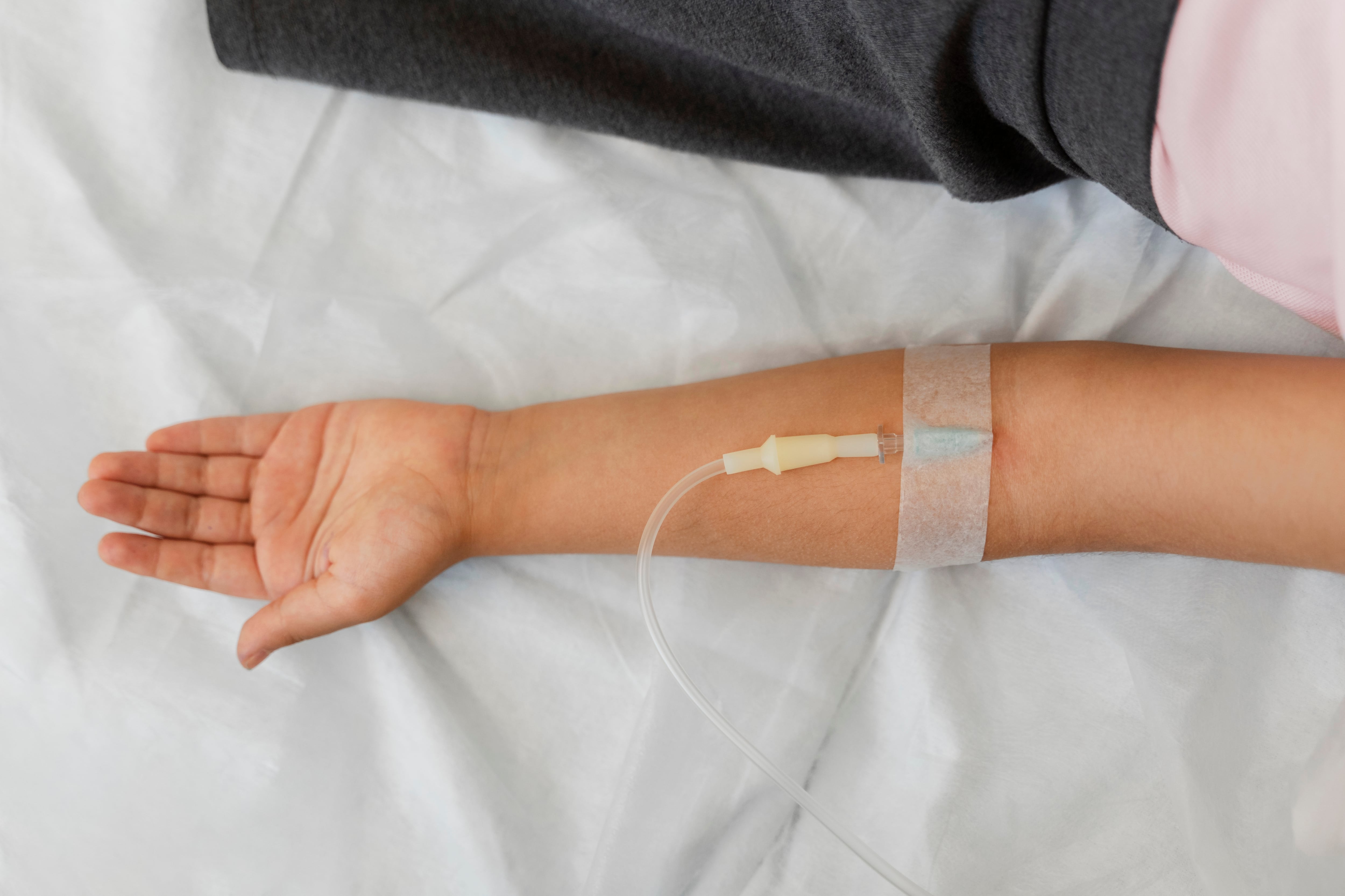 ¿Puede la vitamina C reducir el dolor posoperatorio?
