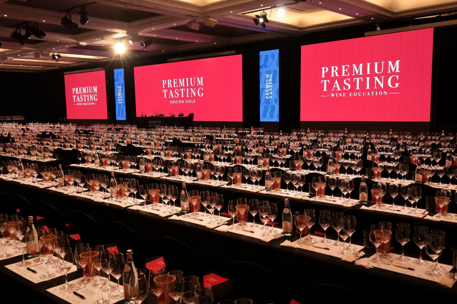 La cita será en el Country Club Lima Hotel.