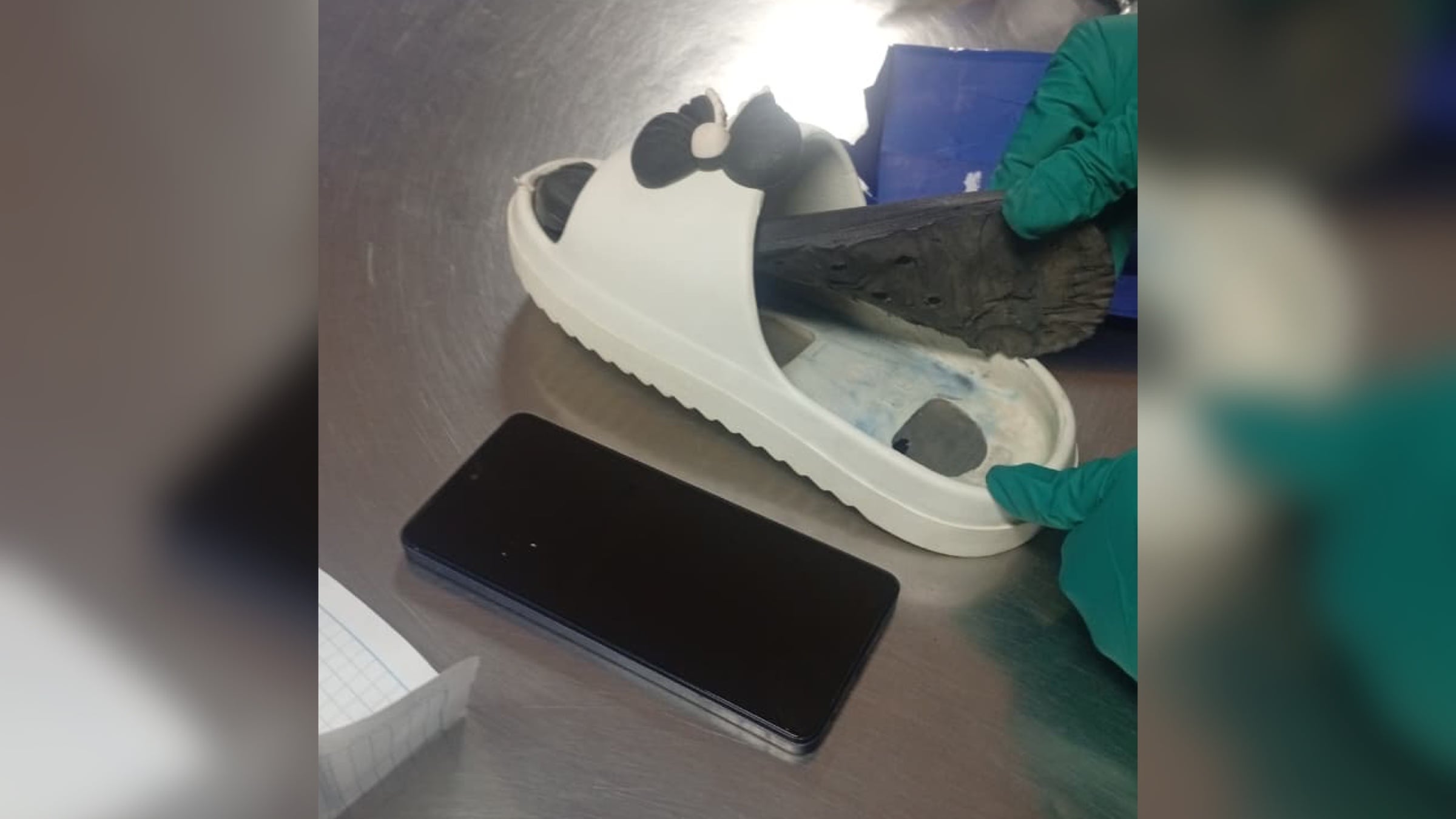 Día del Padre: Celular había sido acondicionado en un celular para ingresr al penal de varones en Arequipa (Foto: INPE)