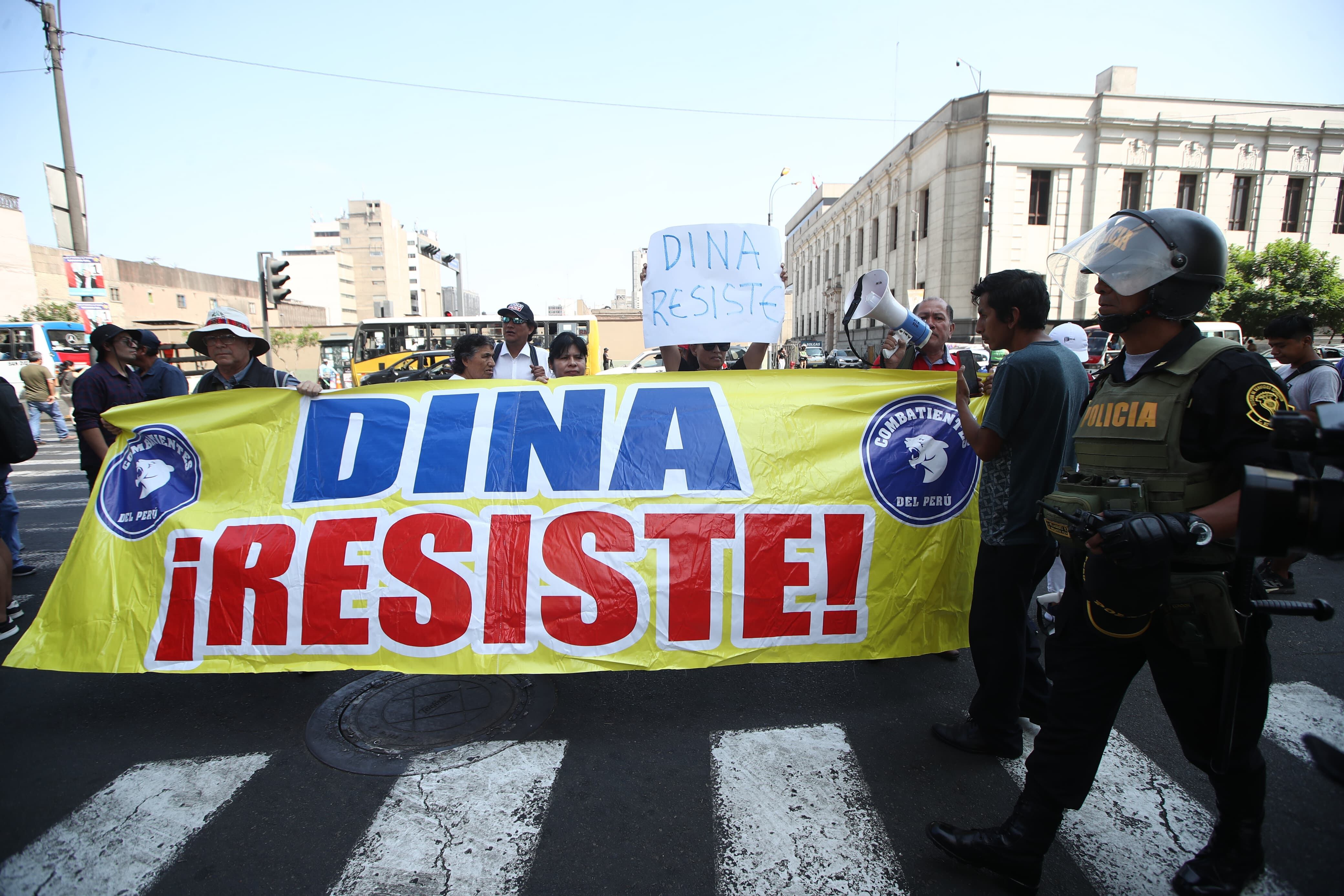 Enfrentamientos por Dina Boluarte y el caso Rolex en la sede del Ministerio Público. Fotos: jorge.cerdan/@photo.gec