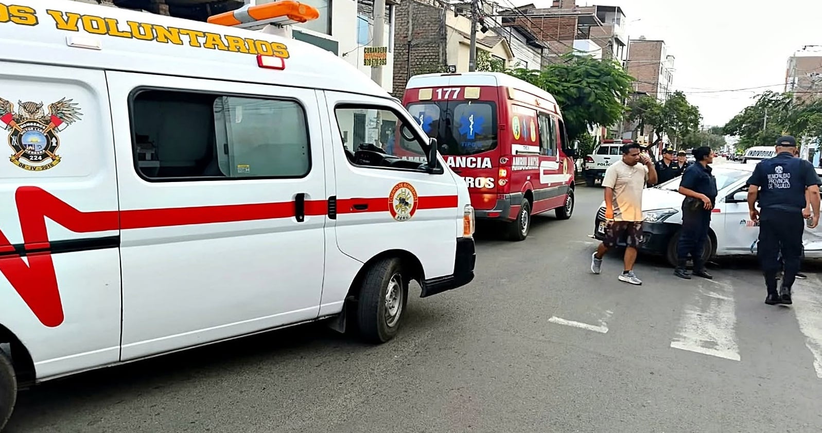Serenos de Trujillo auxiliaron a la víctima y la trasladaron a una clínica local.