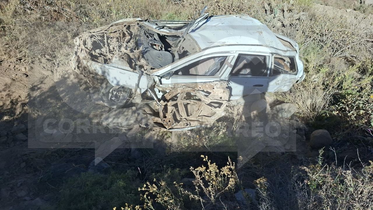 Conductor muere y copiloto quedó con fracturas en la carretera de Yanaquihua Condesuyos. (Foto: GEC)