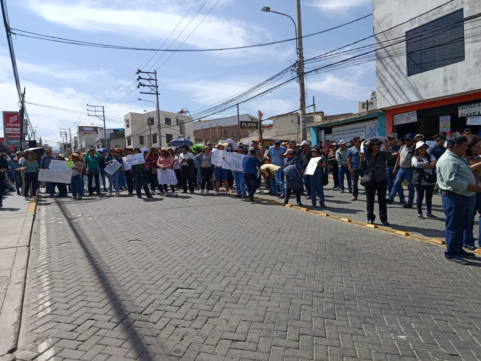 Transportistas del SIT advierten con paralizar servicio si no permiten el aumento del pasaje (Foto: Jeamilett Chirinos/@photo.gec)