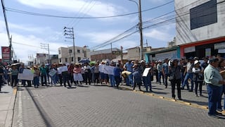 Transportistas del SIT protestan y piden elevar pasaje urbano a S/ 1.50 en Arequipa (VIDEO)