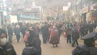 Comerciantes de la feria sabatina intentan volver al centro de Puno
