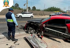 Ica: moderno vehículo deportivo queda destrozado tras chocar con tráiler en la Panamericana Sur