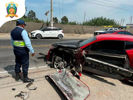 Ica: moderno vehículo deportivo queda destrozado tras chocar con tráiler en la Panamericana Sur