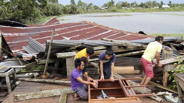 Filipinas: Tifón "Bopha" deja 45 muertos