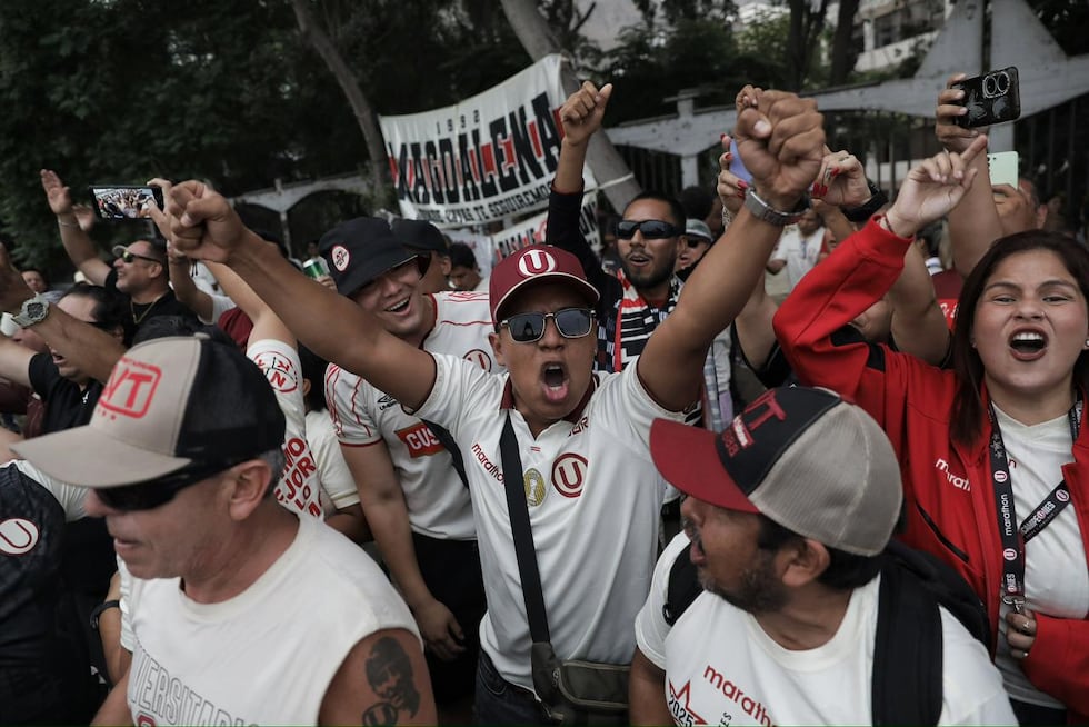 Ambiente de fiesta merengue en Ate previo al duelo entre Universitario y la Universidad de Chile