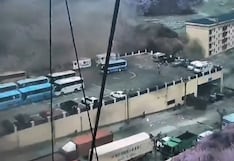 El impresionante momento en que la inundación arrasa el cruce fronterizo entre Tíbet y Nepal (VIDEO)