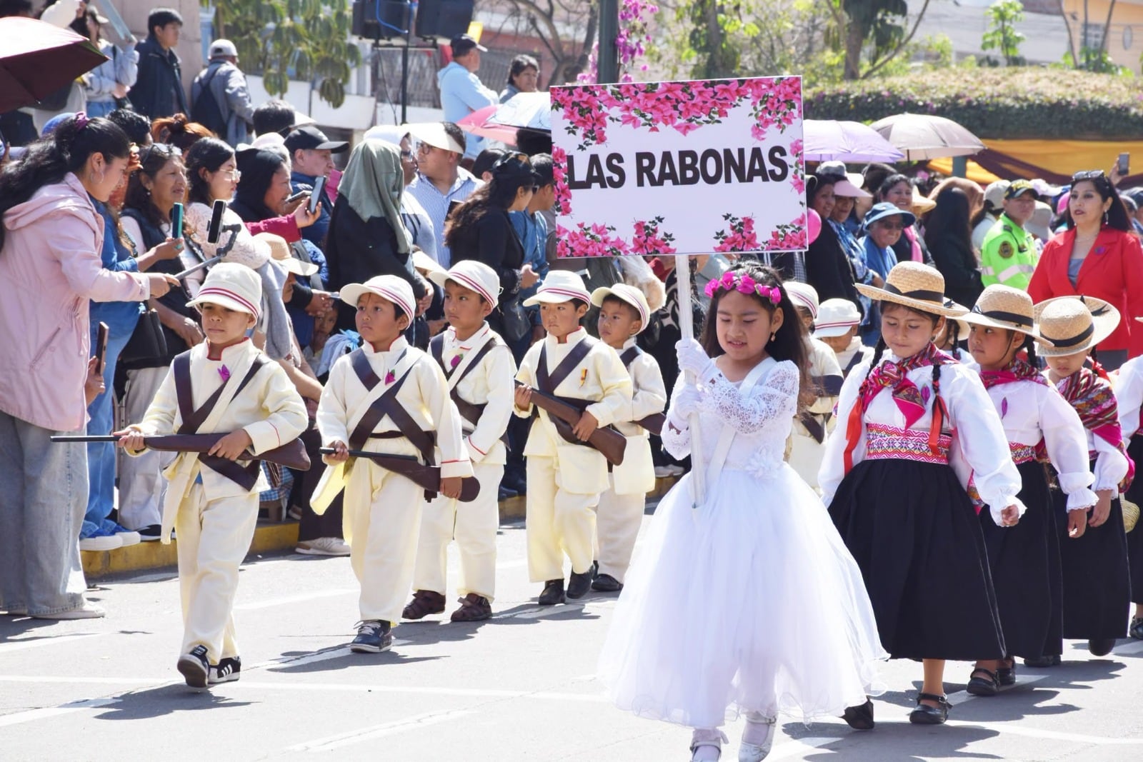 Menores se vistieron como los agricultores de Para y las rabonas. (Foto: Difusión)