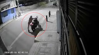 Chincha: cámara capta a encapuchado huyendo con motocicleta robada